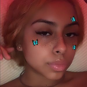 Meet your Posher, Alexis